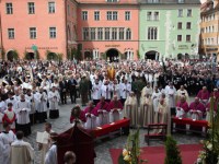 Fronleichnam in den Straßen der Regensburger Altstadt